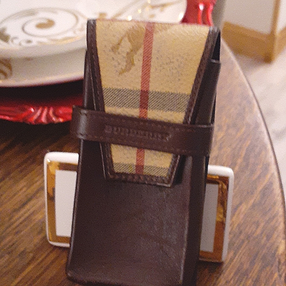 BURBERRY LIPSTICK /CIGARETTE HOLDER CASE - Picture 1 of 12